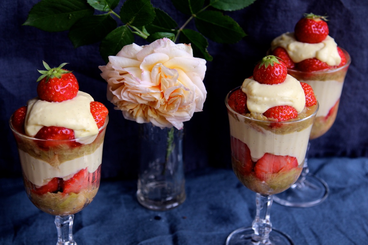 Theresas Küche - Rhabarber-Erdbeer-Trifle