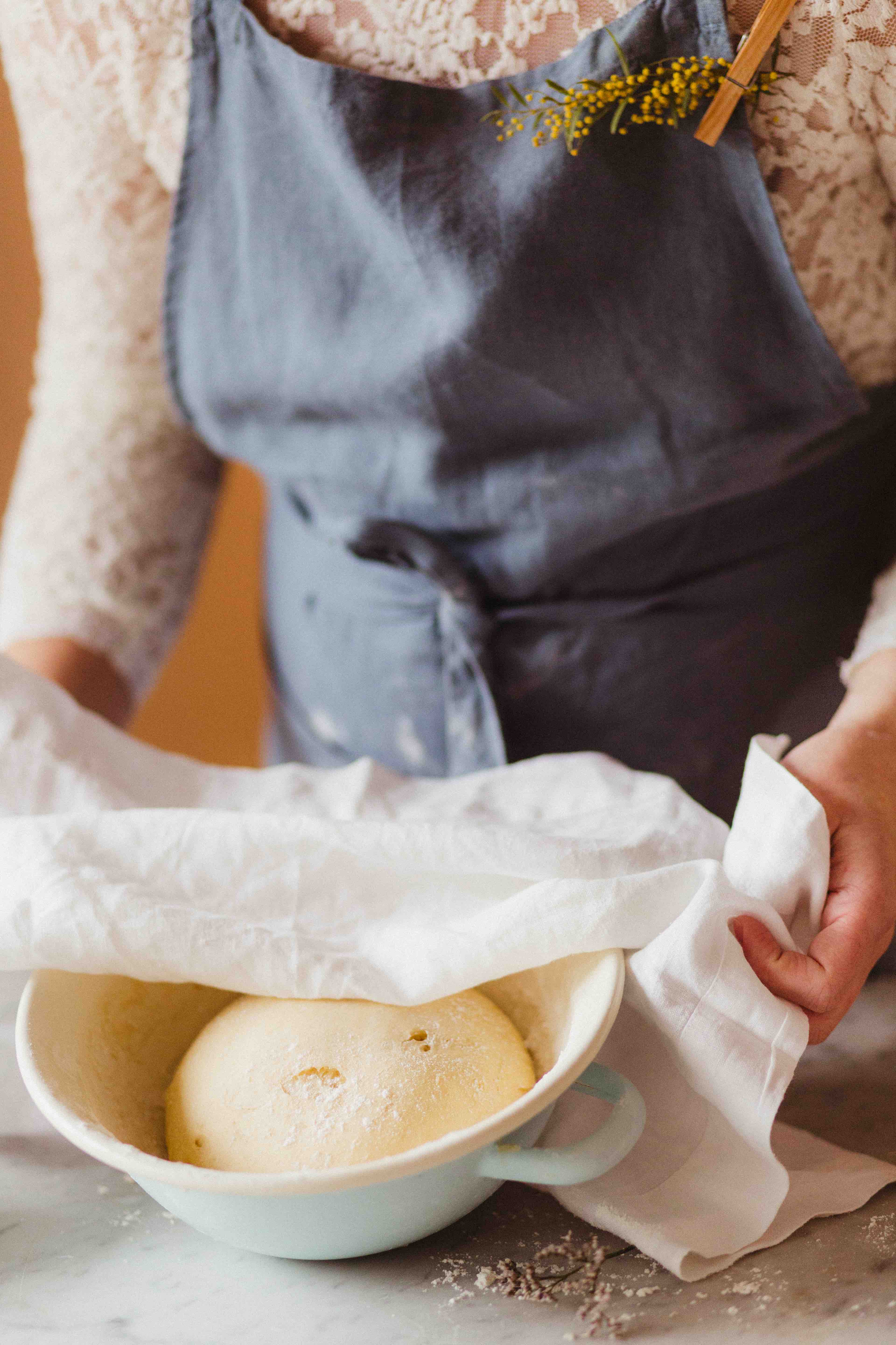 Glück aus Hefeteig: Luxemburgische Streuselbrötchen mit Vanillecreme Glück aus Hefeteig: Luxemburgische Streuselbrötchen mit Vanillecreme | 018THERSABAUMGAERTNERREZEPT_STUDIONINEBYJEANINEUNSEN1280.jpg