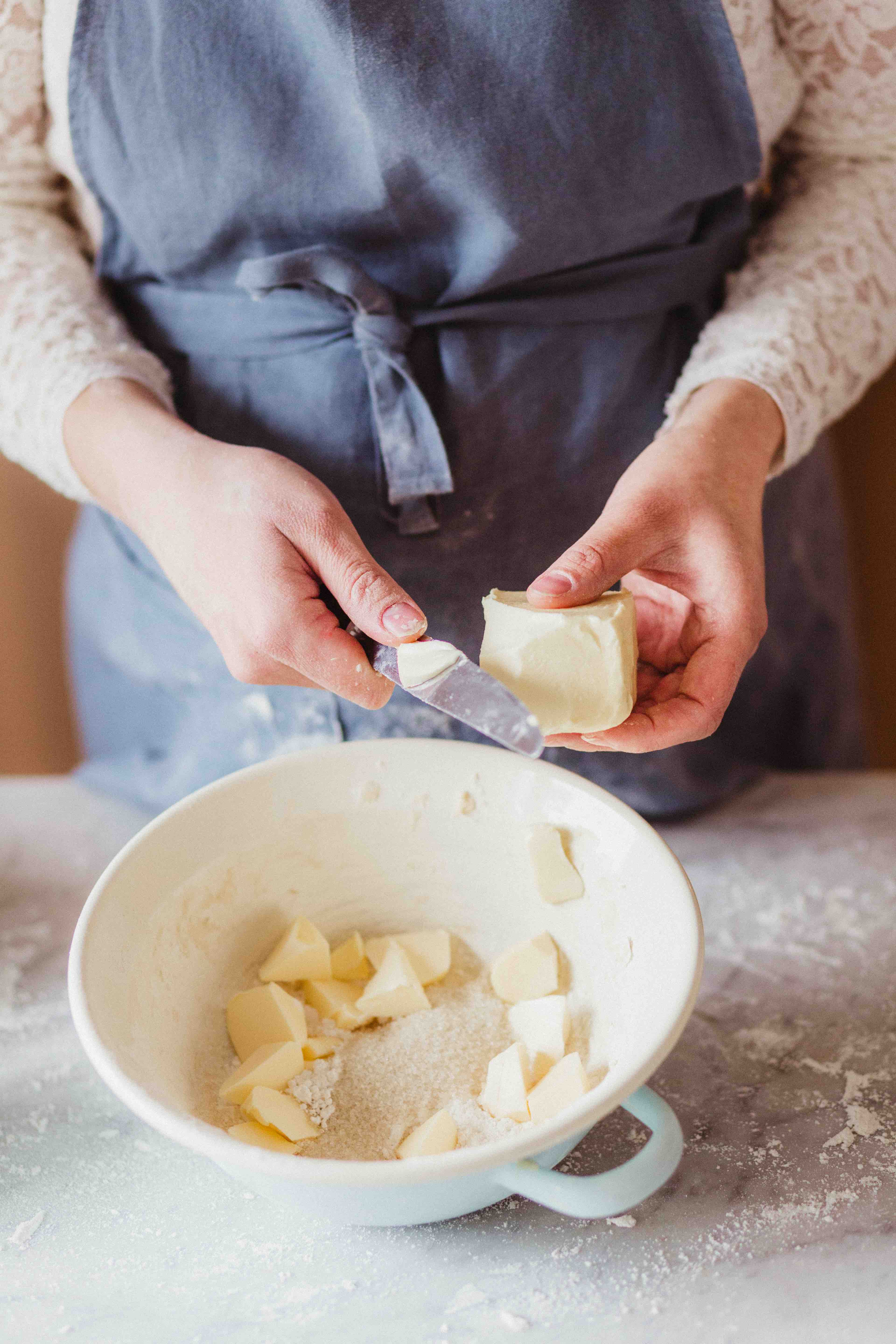 Glück aus Hefeteig: Luxemburgische Streuselbrötchen mit Vanillecreme Glück aus Hefeteig: Luxemburgische Streuselbrötchen mit Vanillecreme | 041THERSABAUMGAERTNERREZEPT_STUDIONINEBYJEANINEUNSEN1424.jpg