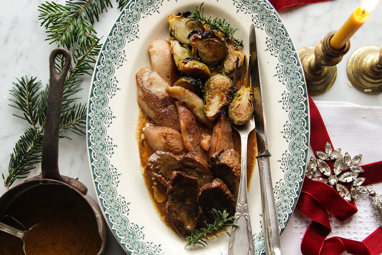 Entenbrust mit Zimtbirnen und geröstetem Rosenkohl Entenbrust mit Zimtbirnen und geröstetem Rosenkohl | IMG_0333_bearb_copy.jpg