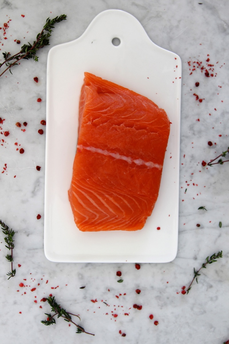 Honig-Thymian-Lachs im Pergamentpapier mit Pellkartoffeln und Zitronenquark Honig-Thymian-Lachs im Pergamentpapier mit Pellkartoffeln und Zitronenquark | IMG_8174.jpg