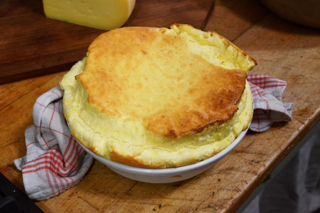 Käsesoufflée mit Winter-Feldsalat Käsesoufflée mit Winter-Feldsalat | _DSC5543.jpg