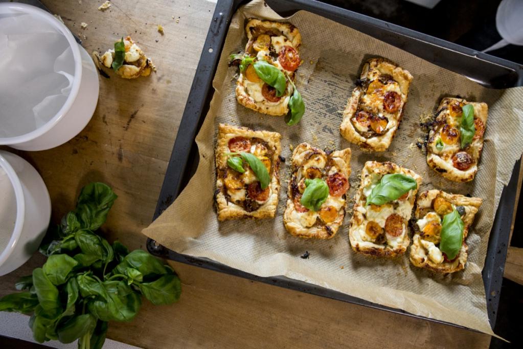 Theresas Küche - Tartelettes mit karamellisierten Zwiebeln und Ziegenkäse