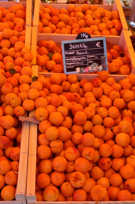 Aprikosentarte mit Pistazien Aprikosentarte mit Pistazien | IMG_0096.jpg