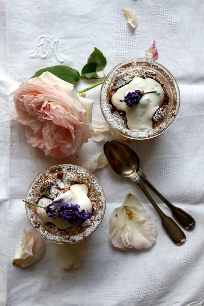 Theresas Küche - Aprikosen Crumble mit Lavendel-Zitronen-Creme
