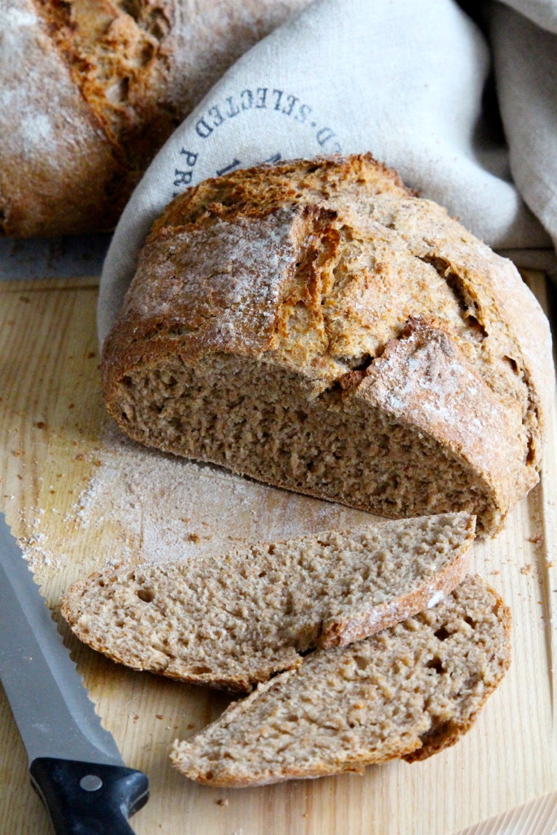 Dinkelvollkornbrot mit Tomaten-Thymian-Butter | IMG_3753.jpg