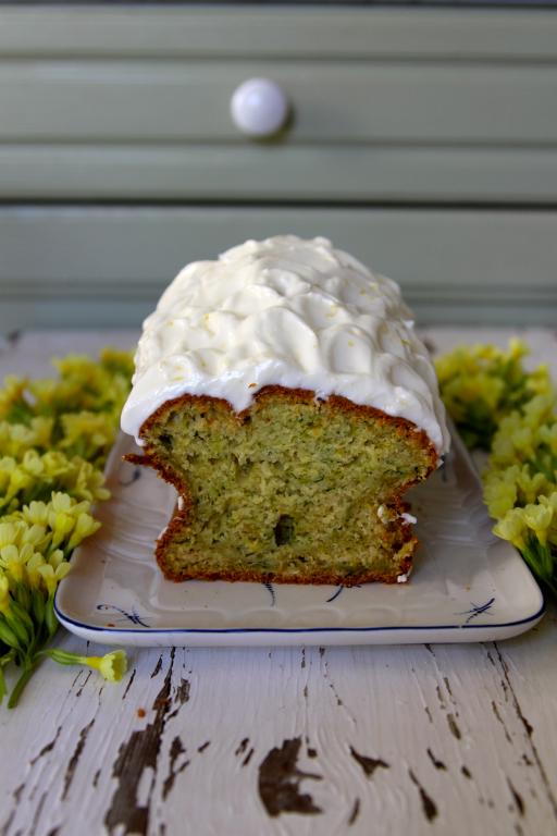Theresas Küche - Limetten-Zucchini-Kuchen aus dem Café Schwesterherz