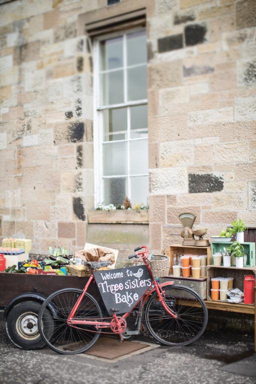 Limetten-Zucchini-Kuchen aus dem Café Schwesterherz | Schwesterherz_.jpg