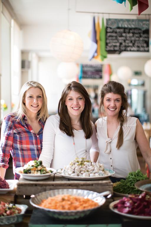 Limetten-Zucchini-Kuchen aus dem Café Schwesterherz | Schwesterherz_Autorinnenfoto.jpg