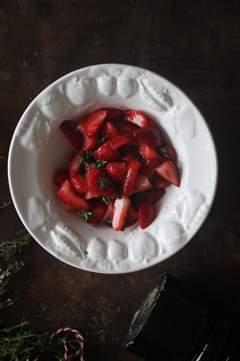 Warmer Ziegenkäse auf Honig-Thymian-Erdbeeren | IMG_2884.jpg