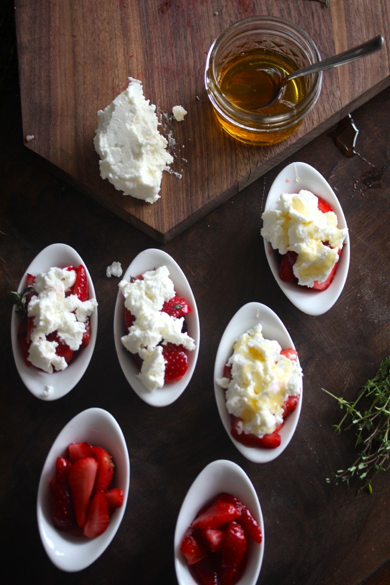 Warmer Ziegenkäse auf Honig-Thymian-Erdbeeren | IMG_2911.jpg