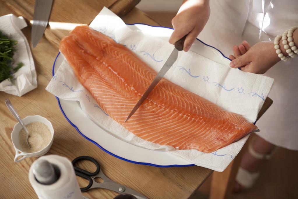 Gebeizter Lachs mit Dill-Senfsoße Gebeizter Lachs mit Dill-Senfsoße | _MG_6056.jpg