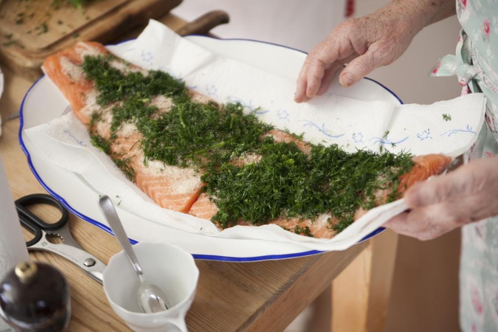 Gebeizter Lachs mit Dill-Senfsoße Gebeizter Lachs mit Dill-Senfsoße | _MG_6086.jpg