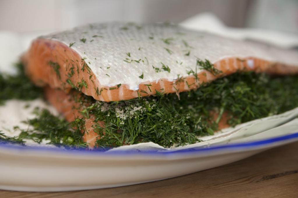 Theresas Küche - Gebeizter Lachs mit Dill-Senfsoße