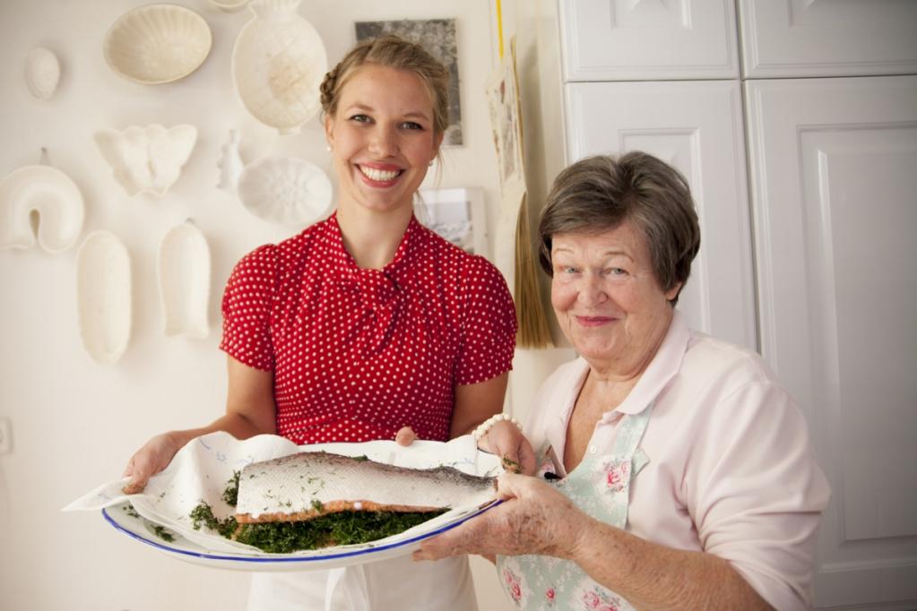 Theresas Küche - Gebeizter Lachs mit Dill-Senfsoße