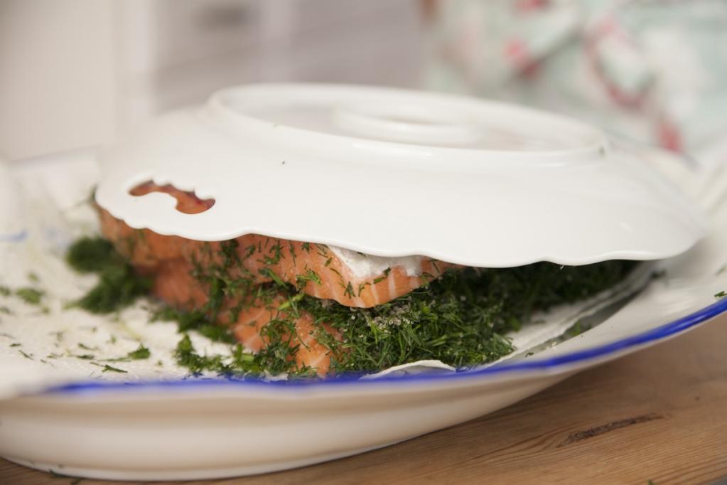 Gebeizter Lachs mit Dill-Senfsoße Gebeizter Lachs mit Dill-Senfsoße | _MG_6123.jpg