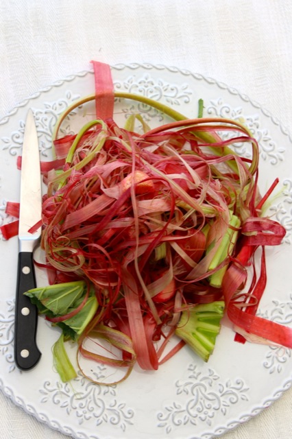 Süßer Baiser küsst sauren Rhabarber | Rhabarber%20schalen.jpg