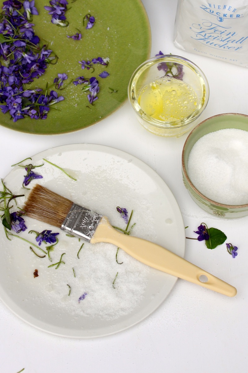 Mandelherzen mit kandierten Veilchen | IMG_5889.JPG