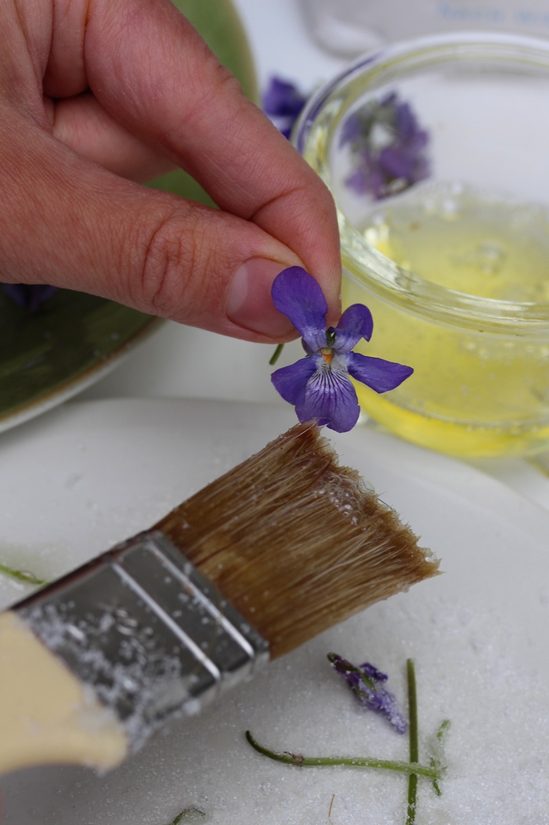 Mandelherzen mit kandierten Veilchen | IMG_5896.JPG