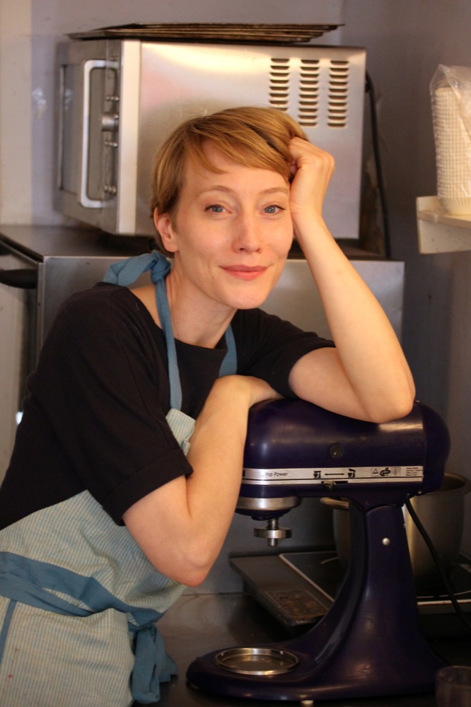 Lauras weltbestes Bananenbrot Lauras weltbestes Bananenbrot | Laura%20Seebacher%20Kitchen%20Aid.jpg