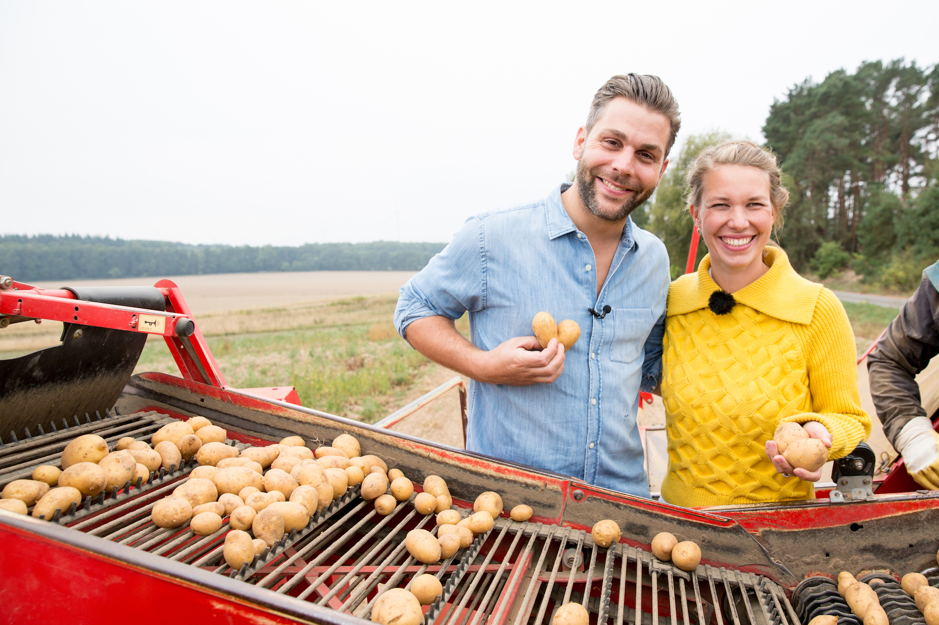 Kartoffelsuppe mit karamellisiertem Apfel und Petersilienschmand | K85B16591.jpg
