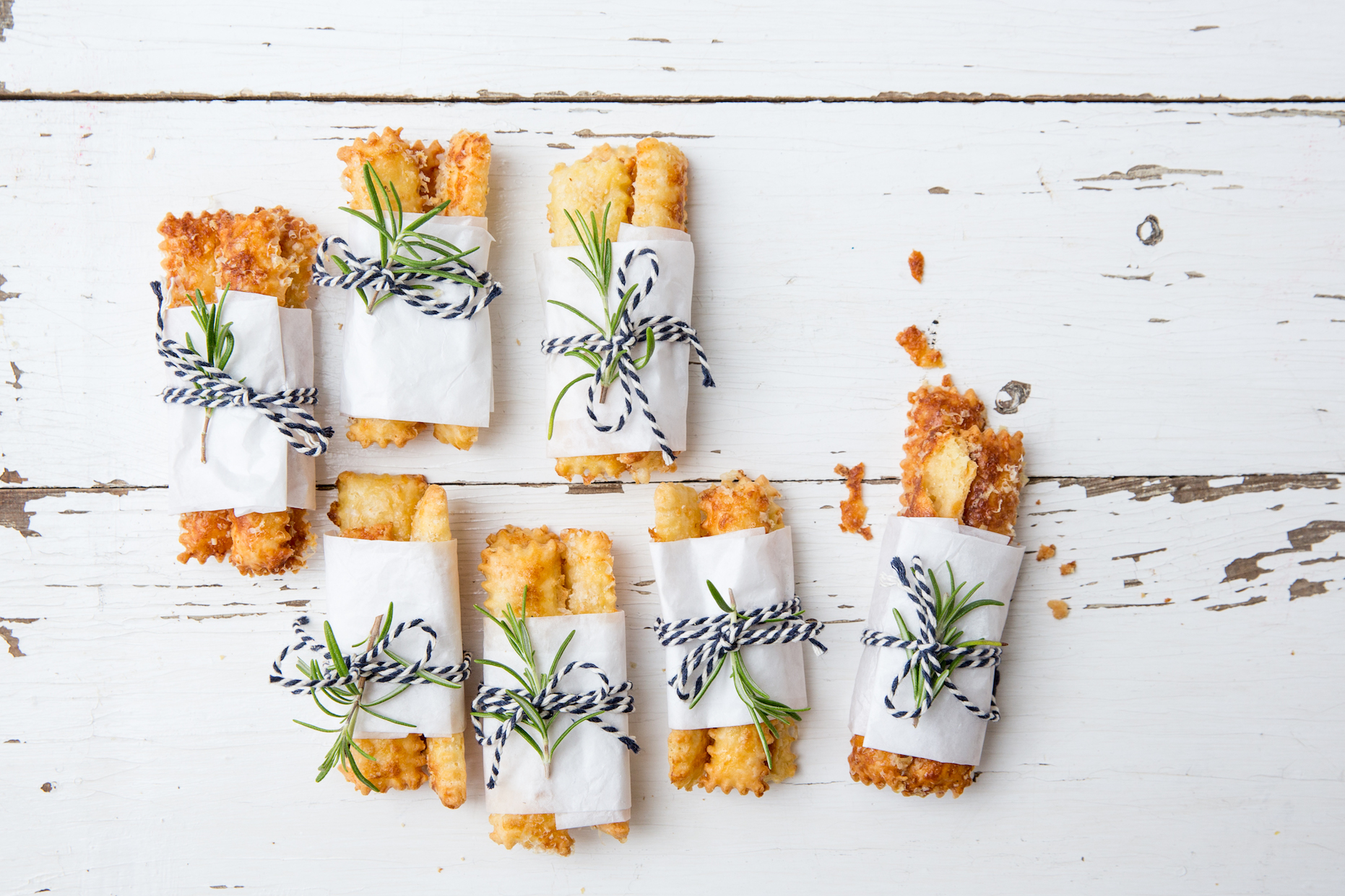 Knusprige Käsestangen Knusprige Käsestangen | K85B9971.jpg