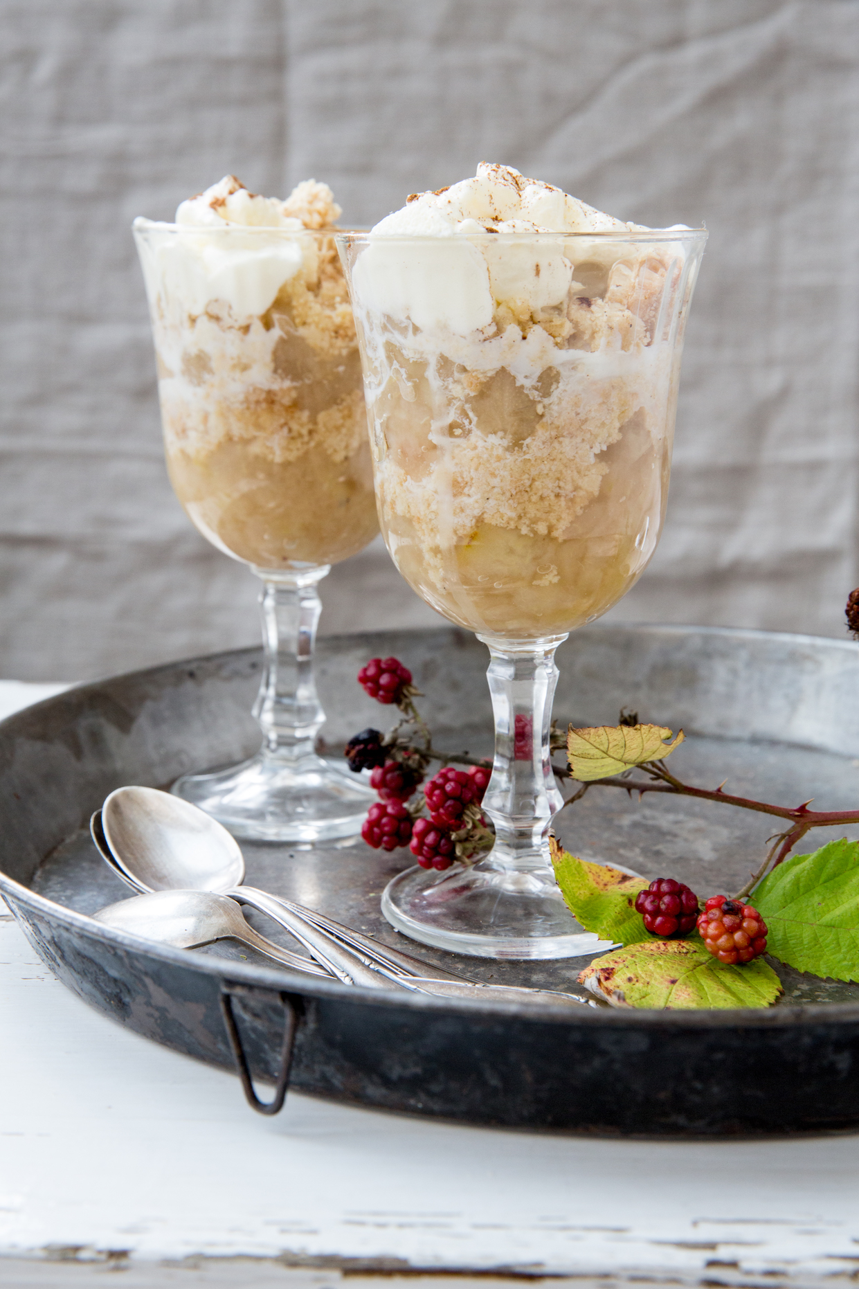 Birnenkompott mit Shortbread und Sahne | K85B0222.jpg